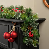 Ipswich Artificial Garland with Berries & Pinecones 2.7m